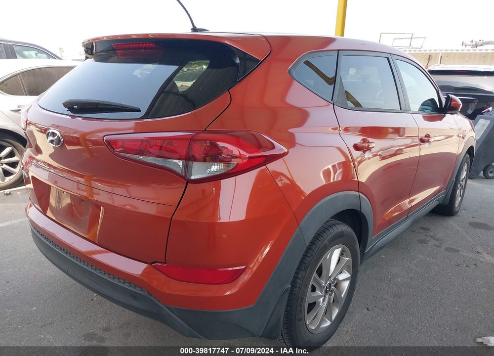 2016 HYUNDAI TUCSON SE VIN: KM8J23A43GU040329