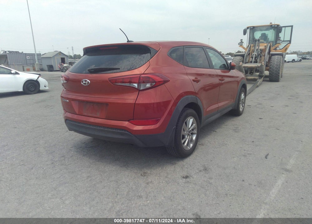 2016 HYUNDAI TUCSON SE VIN: KM8J23A43GU040329