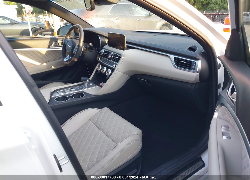 2022 GENESIS G70 3.3T AWD VIN: KMTG54TE9NU095447