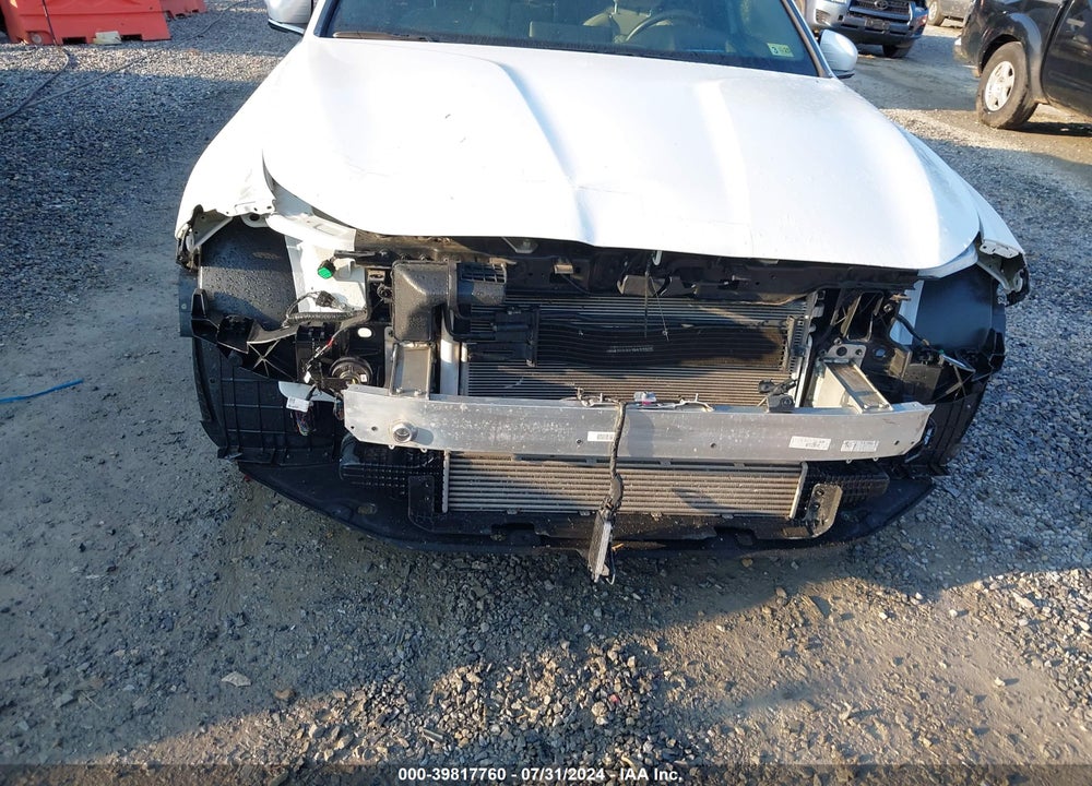 2022 GENESIS G70 3.3T AWD VIN: KMTG54TE9NU095447