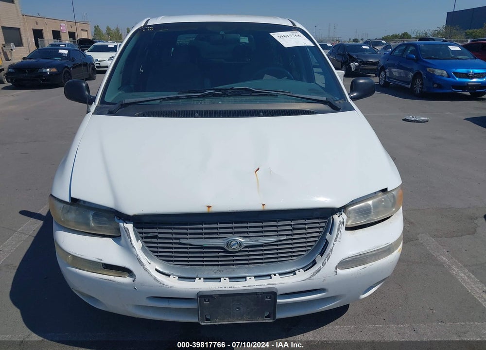 2000 CHRYSLER TOWN & COUNTRY LX VIN: 1C4GP44R4YB567466