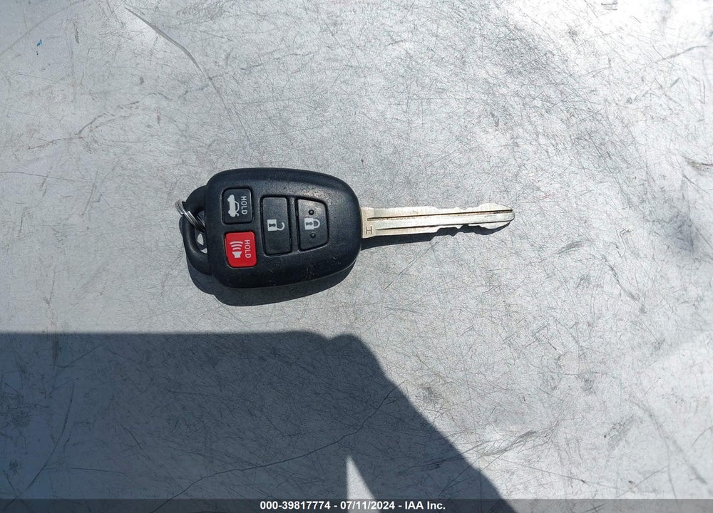 2019 TOYOTA COROLLA VIN: 5YFBURHEXKP886032