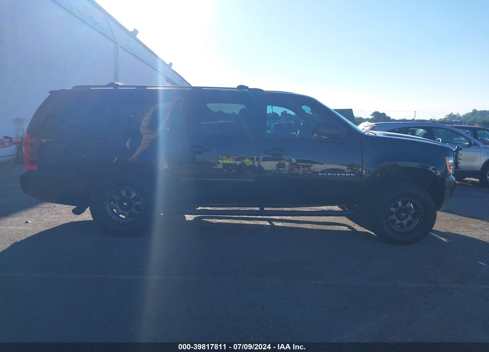 2013 CHEVROLET SUBURBAN 1500 LT VIN: 1GNSKJE79DR270285