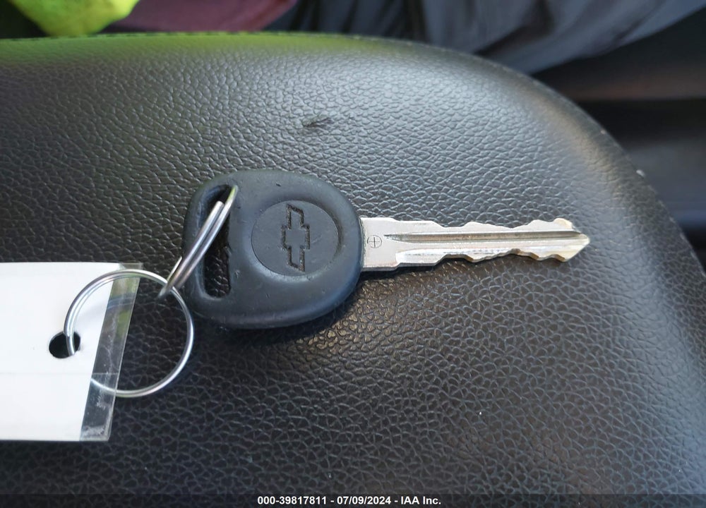 2013 CHEVROLET SUBURBAN 1500 LT VIN: 1GNSKJE79DR270285