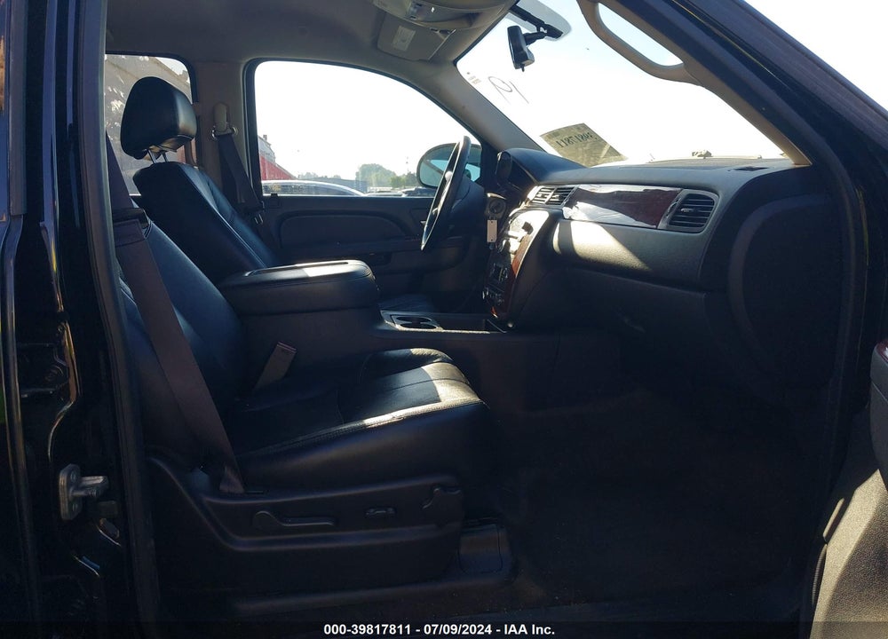 2013 CHEVROLET SUBURBAN 1500 LT VIN: 1GNSKJE79DR270285