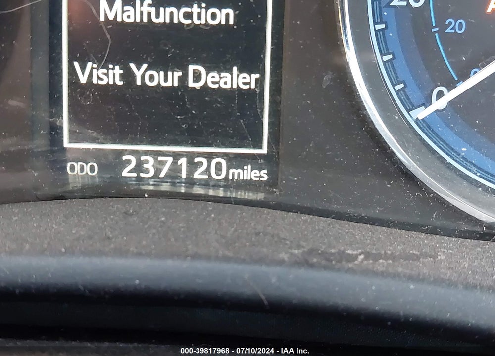 2017 TOYOTA COROLLA SE VIN: 5YFBURHE5HP660988
