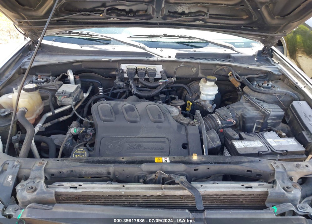 2005 MAZDA TRIBUTE S VIN: 4F2YZ04115KM60548