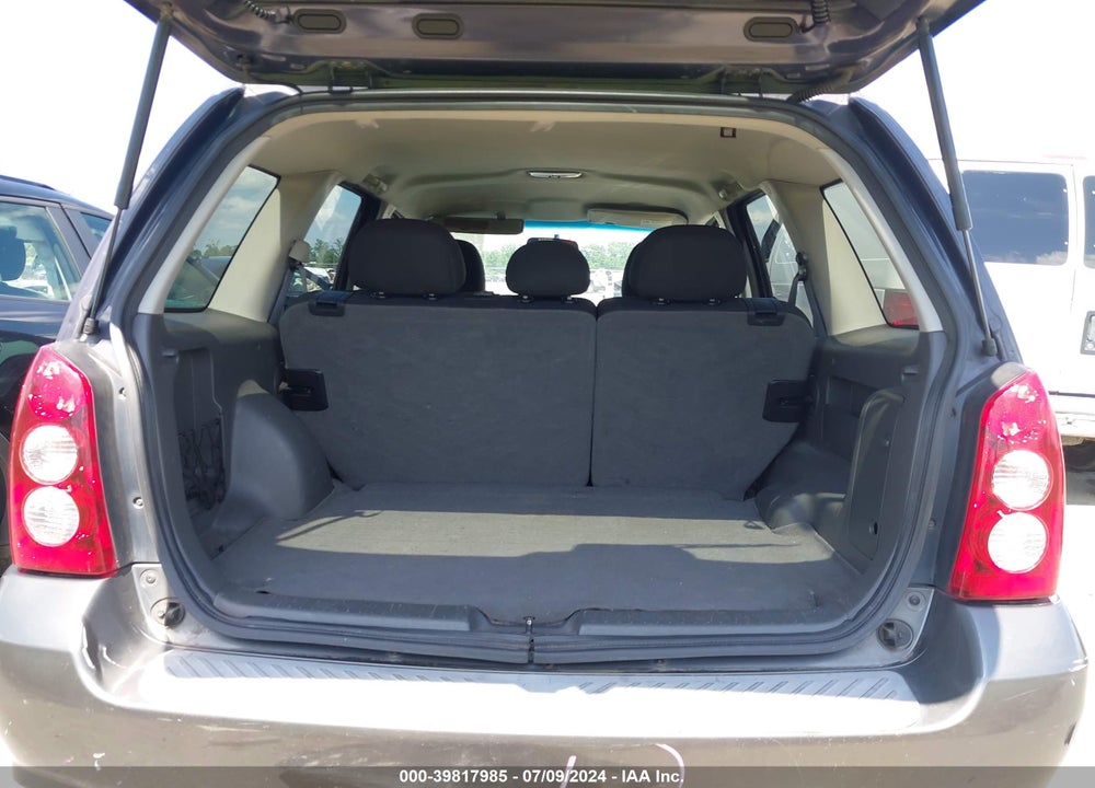2005 MAZDA TRIBUTE S VIN: 4F2YZ04115KM60548