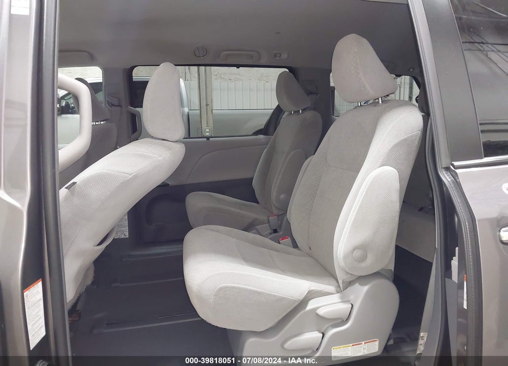 2019 TOYOTA SIENNA LE 7 PASSENGER VIN: 5TDJZ3DCXKS225638