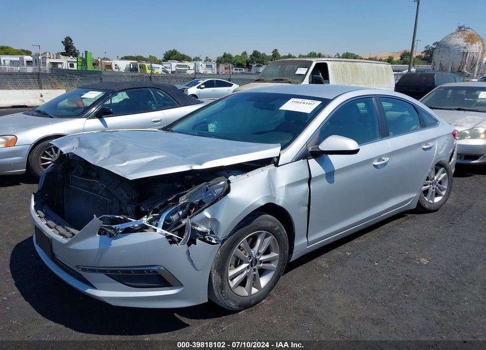 2015 HYUNDAI SONATA SE VIN: 5NPE24AF9FH245479