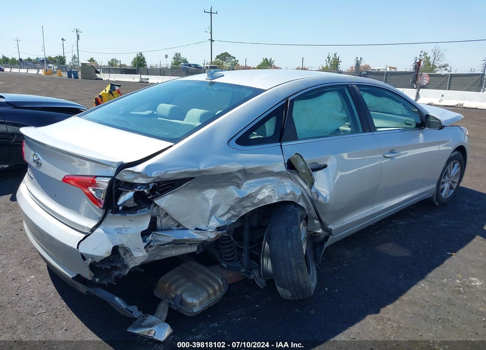 2015 HYUNDAI SONATA SE VIN: 5NPE24AF9FH245479