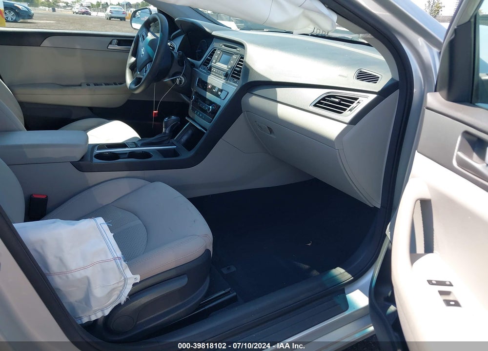 2015 HYUNDAI SONATA SE VIN: 5NPE24AF9FH245479