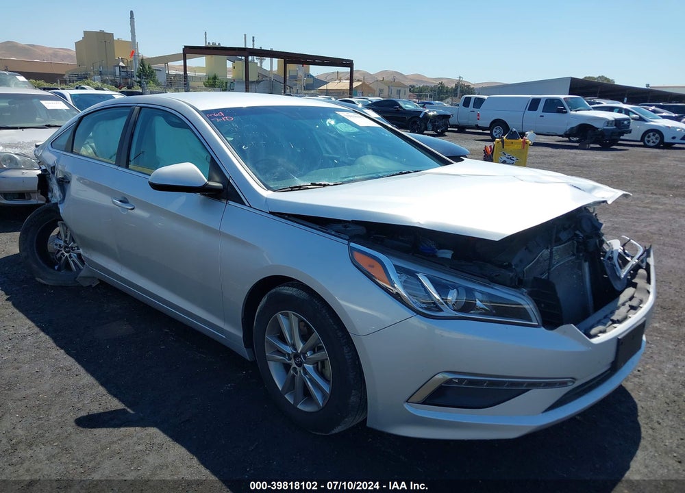 2015 HYUNDAI SONATA SE VIN: 5NPE24AF9FH245479
