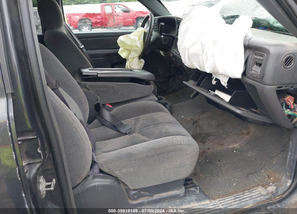 2005 CHEVROLET SILVERADO 2500HD LS VIN: 1GCHK23U65F802404
