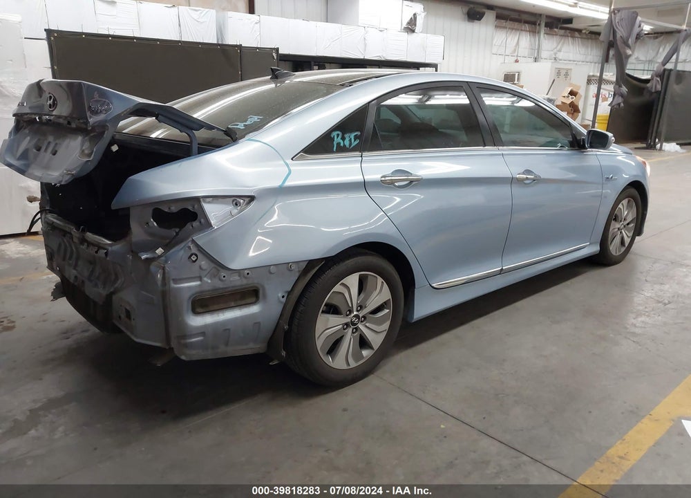 2015 HYUNDAI SONATA HYBRID LIMITED VIN: KMHEC4A48FA128961