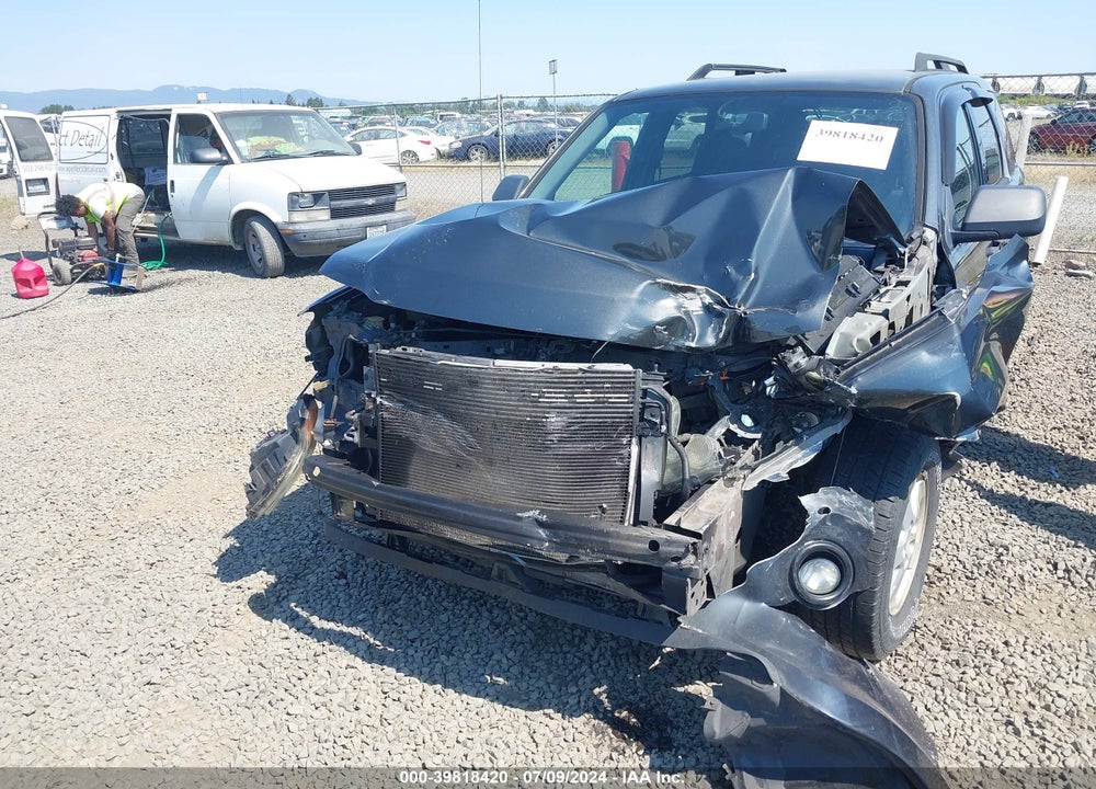 2008 FORD ESCAPE XLT VIN: 1FMCU93198KB77507