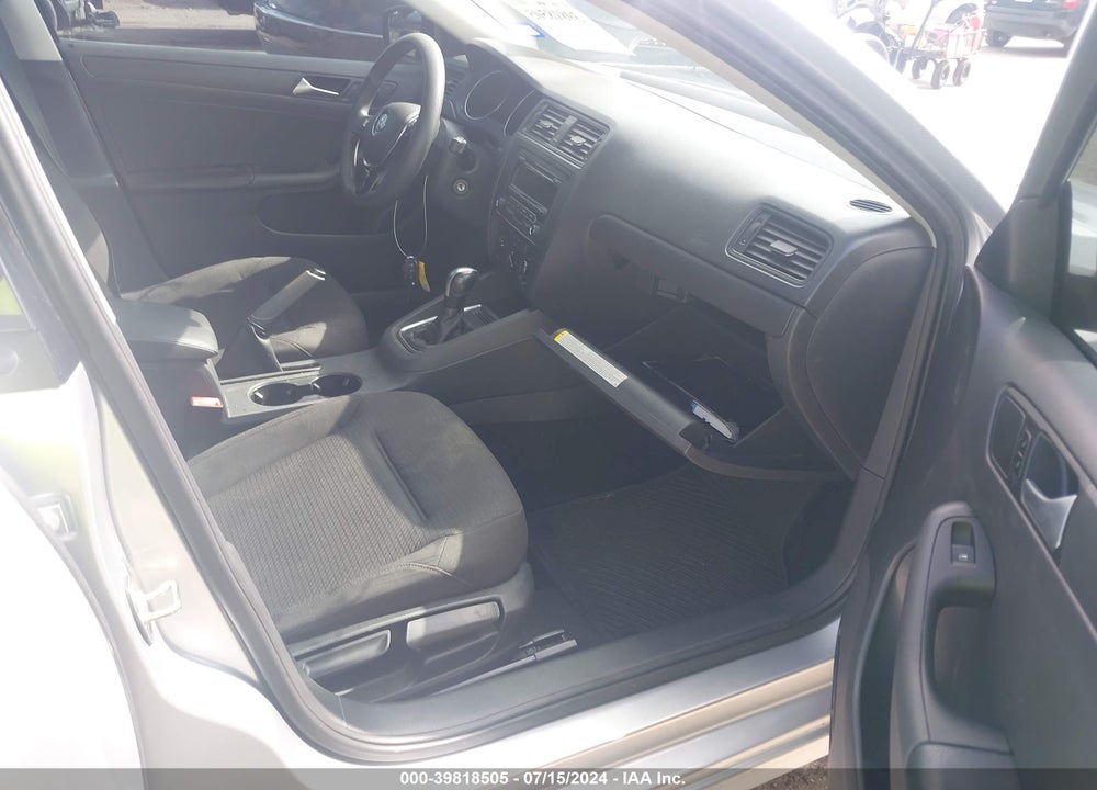 2015 VOLKSWAGEN JETTA 2.0L S VIN: 3VW2K7AJ0FM260422