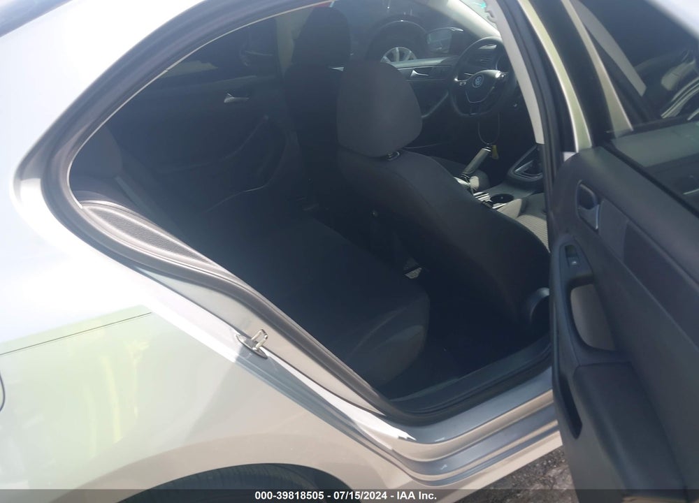 2015 VOLKSWAGEN JETTA 2.0L S VIN: 3VW2K7AJ0FM260422