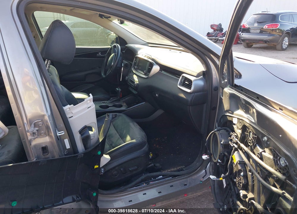 2019 KIA SORENTO 3.3L SX VIN: 5XYPK4A54KG506390