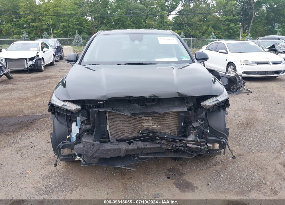 2019 HYUNDAI SANTA FE VIN: 5NMS2CAD7KH027611