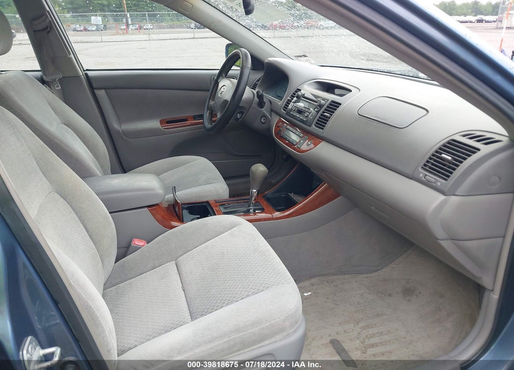 2004 TOYOTA CAMRY XLE VIN: 4T1BE30K04U882990