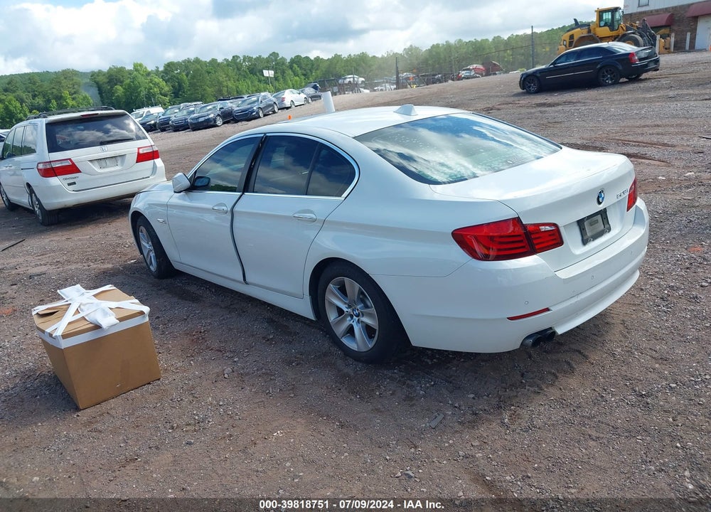 2012 BMW 528I XDRIVE VIN: WBAXH5C54CDW02700