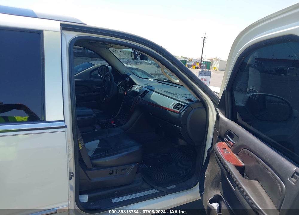 2007 CADILLAC ESCALADE ESV VIN: 1GYFK66847R390170