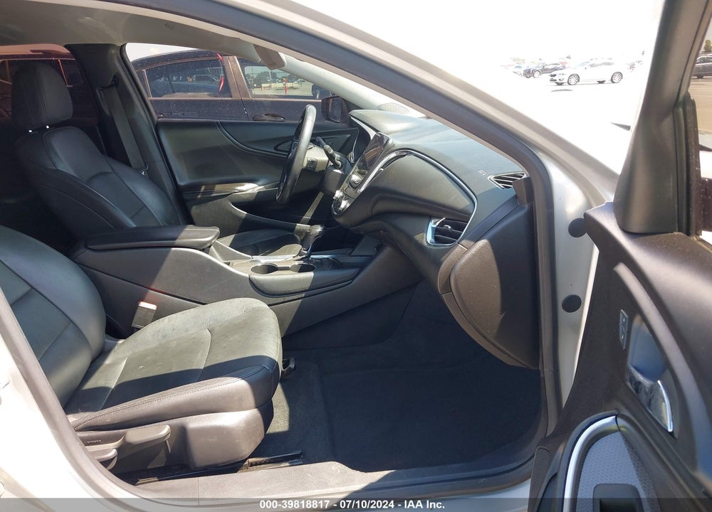 2019 CHEVROLET MALIBU LT VIN: 1G1ZD5ST2KF117927