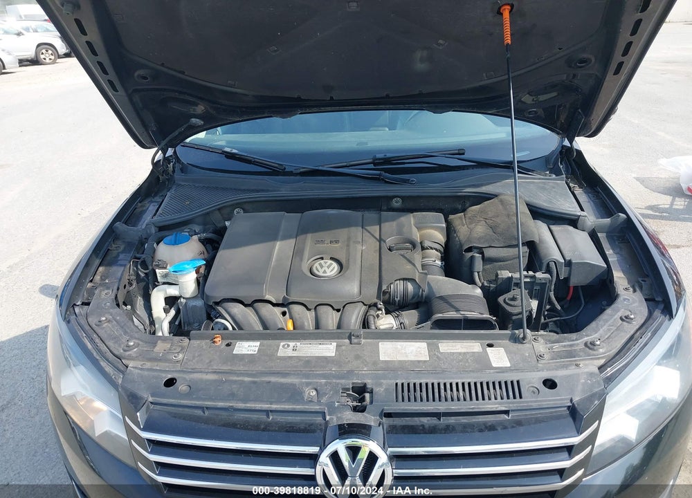 2012 VOLKSWAGEN PASSAT 2.5L SE VIN: 1VWBP7A32CC027626