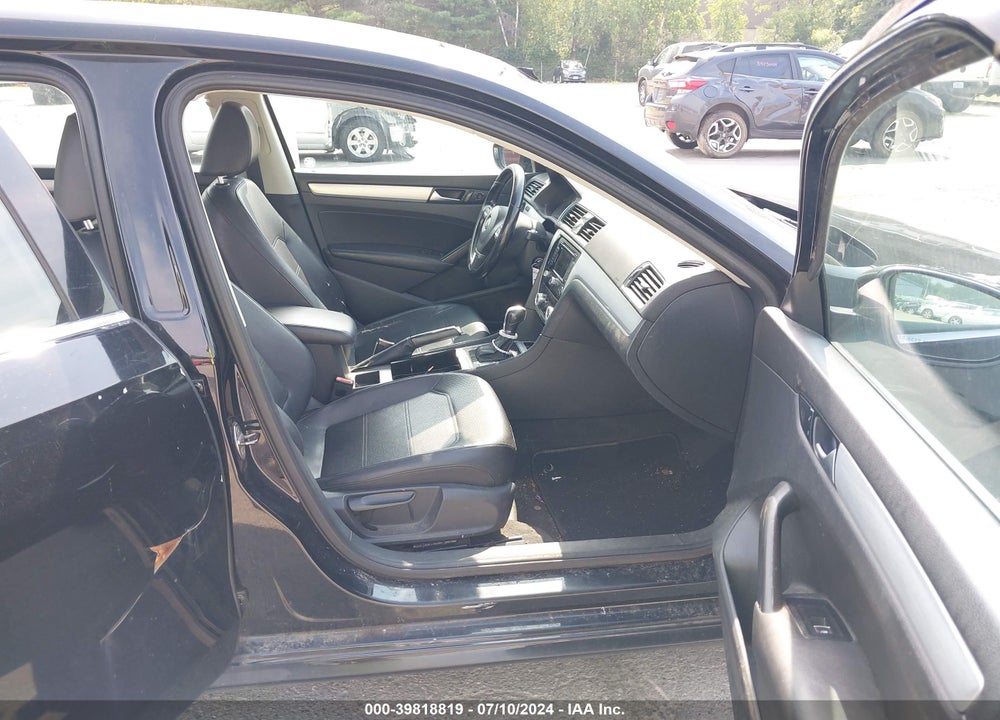 2012 VOLKSWAGEN PASSAT 2.5L SE VIN: 1VWBP7A32CC027626