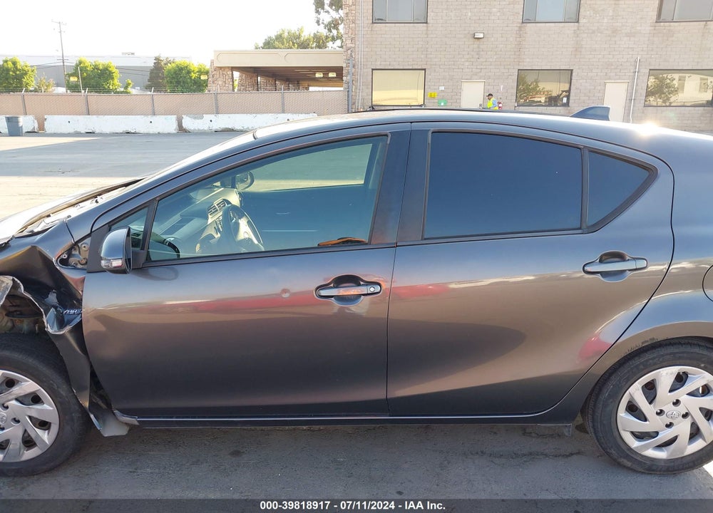 2015 TOYOTA PRIUS C TWO VIN: JTDKDTB34F1581026