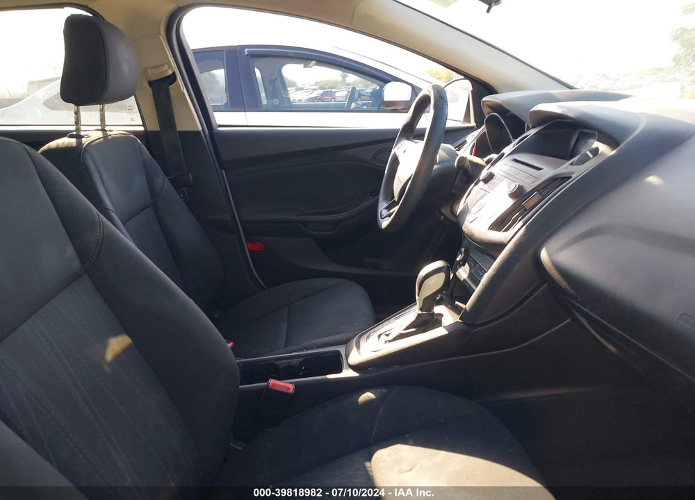 2017 FORD FOCUS S VIN: 1FADP3E25HL230674