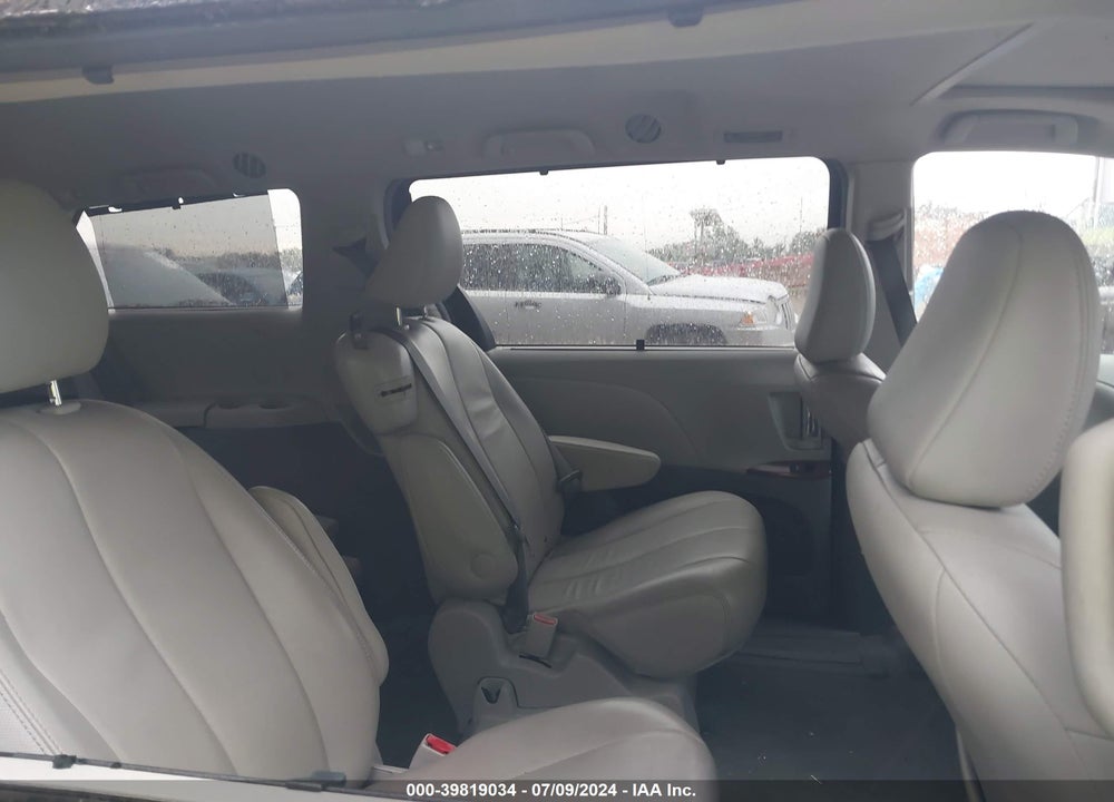 2014 TOYOTA SIENNA XLE V6 8 PASSENGER VIN: 5TDYK3DC6ES503538