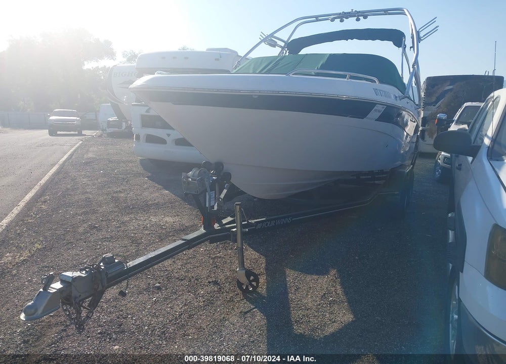 2002 FOUR WINNS HORIZON VIN: GFNMJ224E202