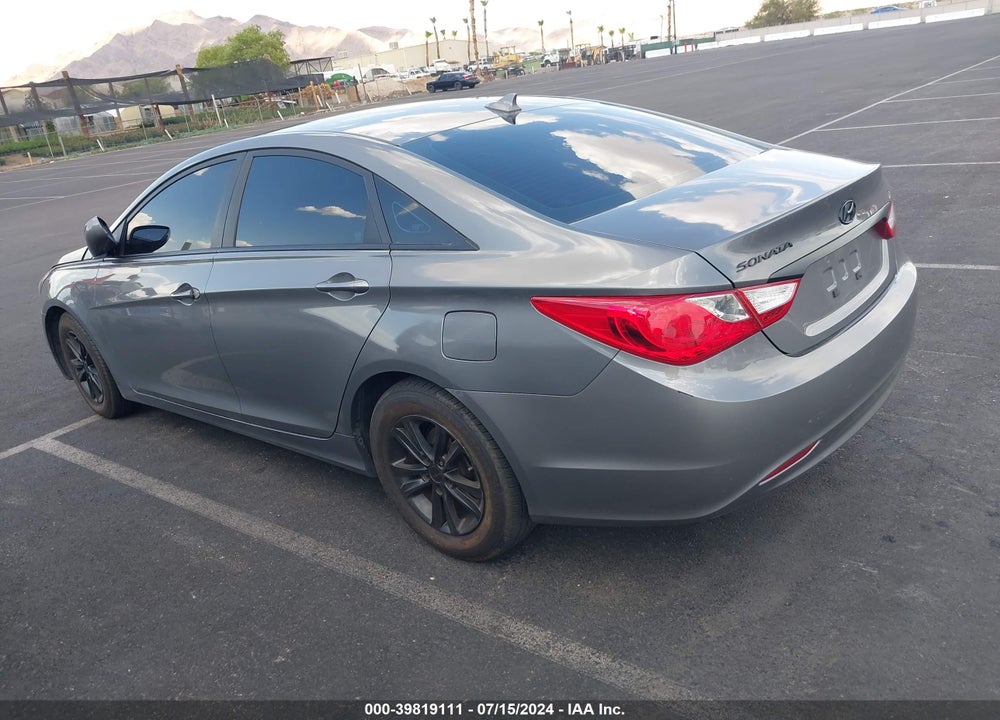 2013 HYUNDAI SONATA GLS VIN: 5NPEB4AC7DH737205