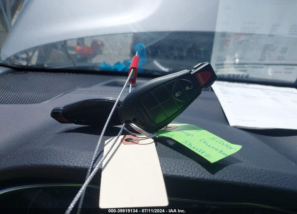 2019 JEEP CHEROKEE VIN: 1C4PJMCX7KD107330