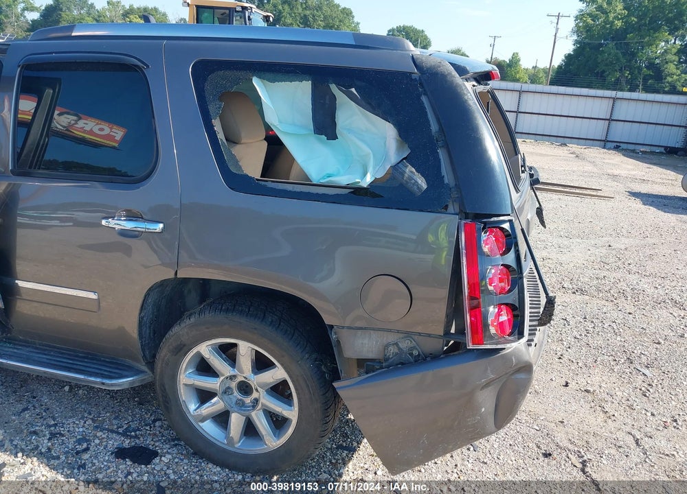 2011 GMC YUKON DENALI VIN: 1GKS2EEF9BR122226