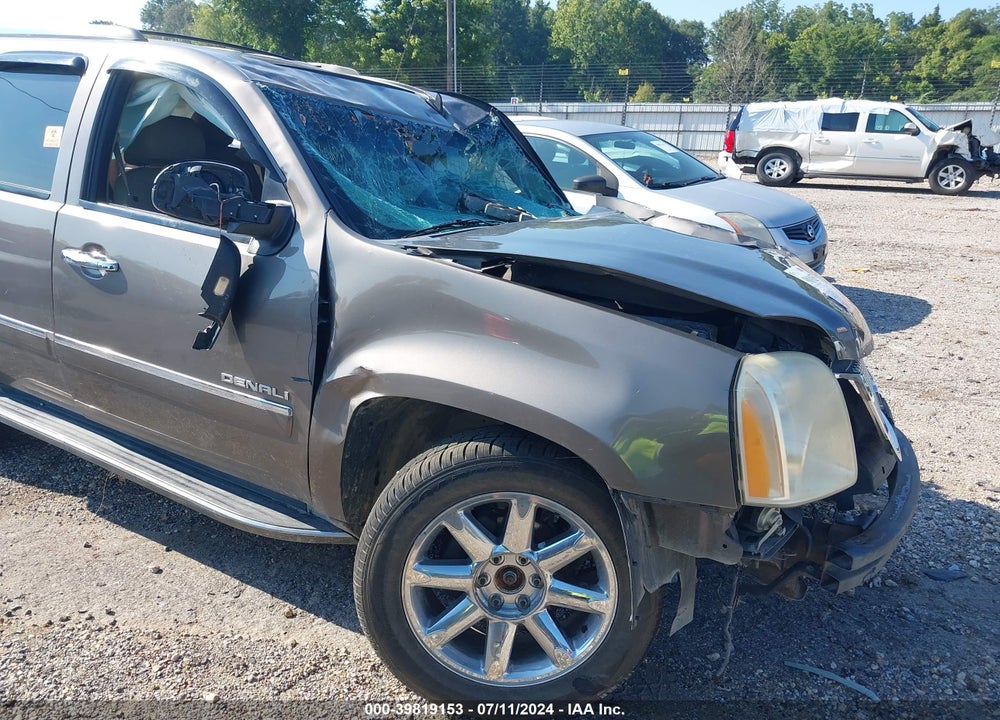 2011 GMC YUKON DENALI VIN: 1GKS2EEF9BR122226