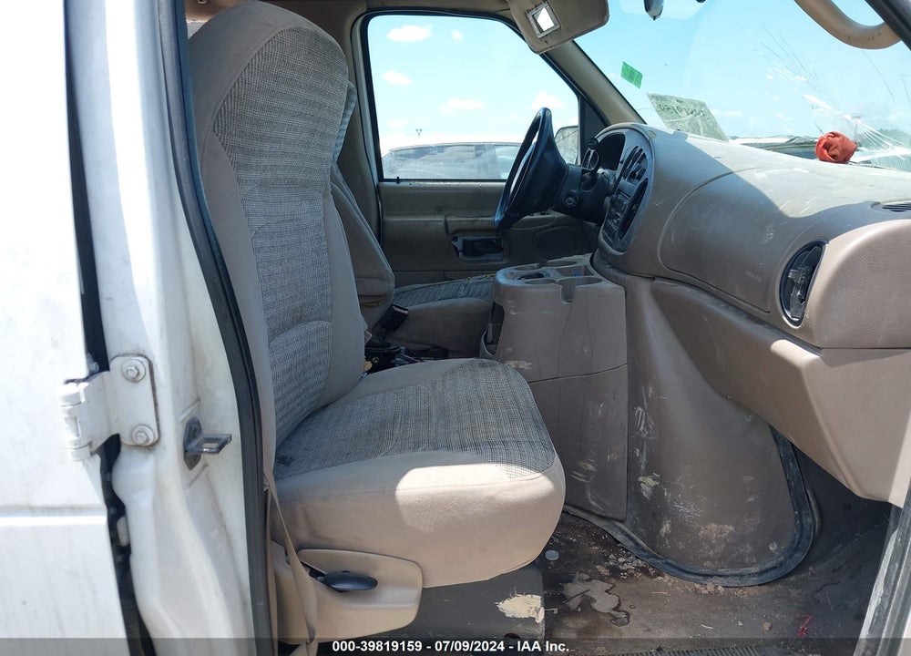 2001 FORD E-350 SUPER DUTY XL/XLT VIN: 1FBSS31L01HA11410