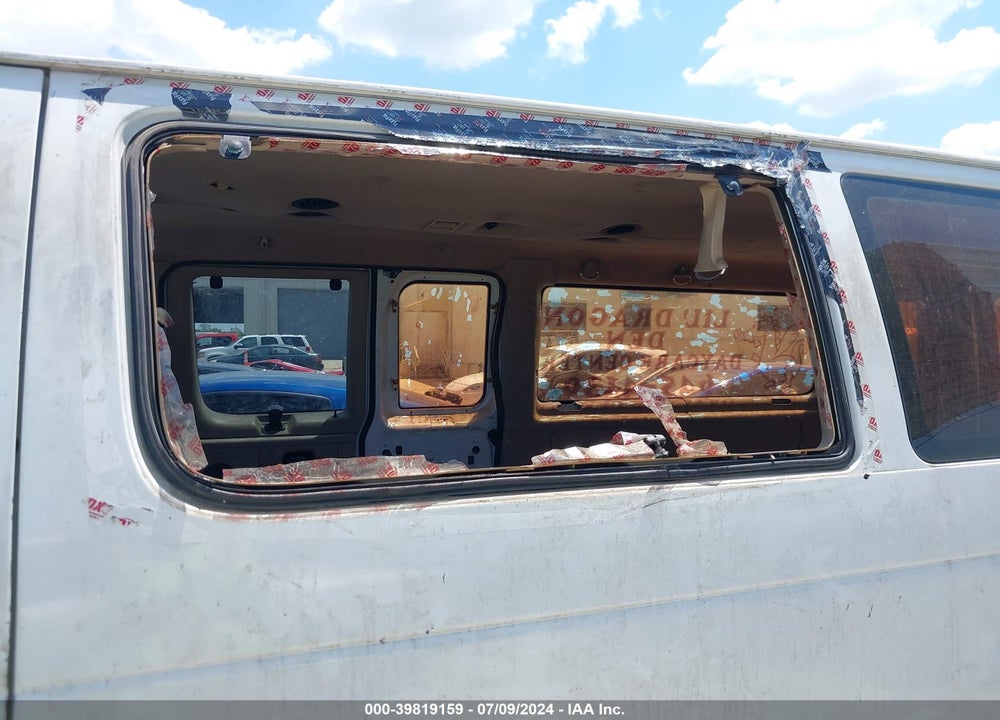 2001 FORD E-350 SUPER DUTY XL/XLT VIN: 1FBSS31L01HA11410