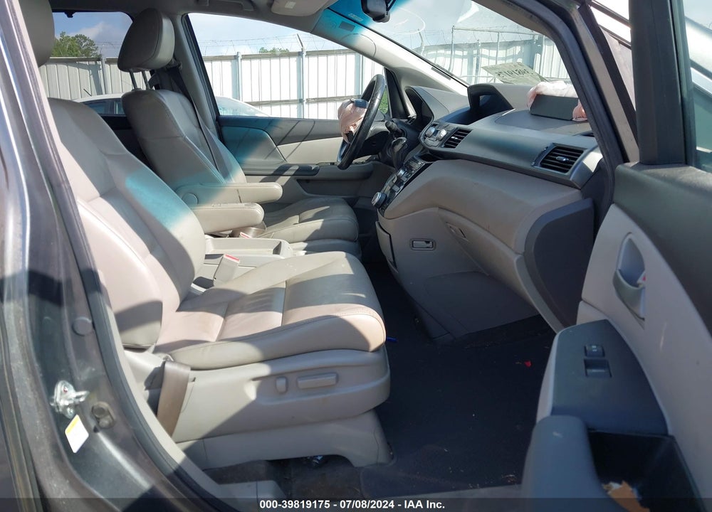 2011 HONDA ODYSSEY EX-L VIN: 5FNRL5H66BB061832