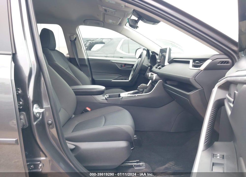 2024 TOYOTA RAV4 LE VIN: 2T3H1RFV1RC281940