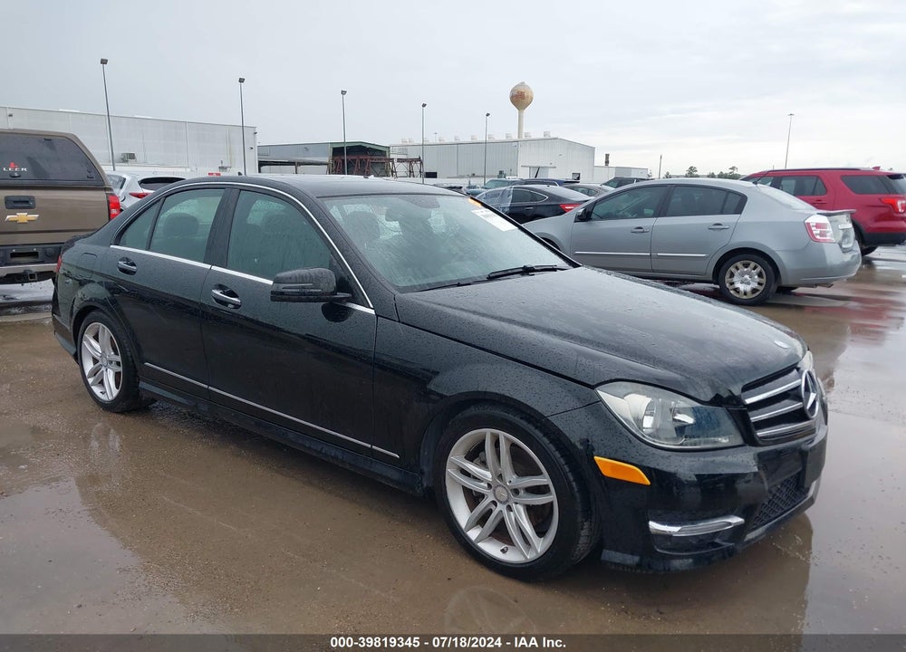 2014 MERCEDES-BENZ C 250 LUXURY/SPORT VIN: WDDGF4HB7EA933170