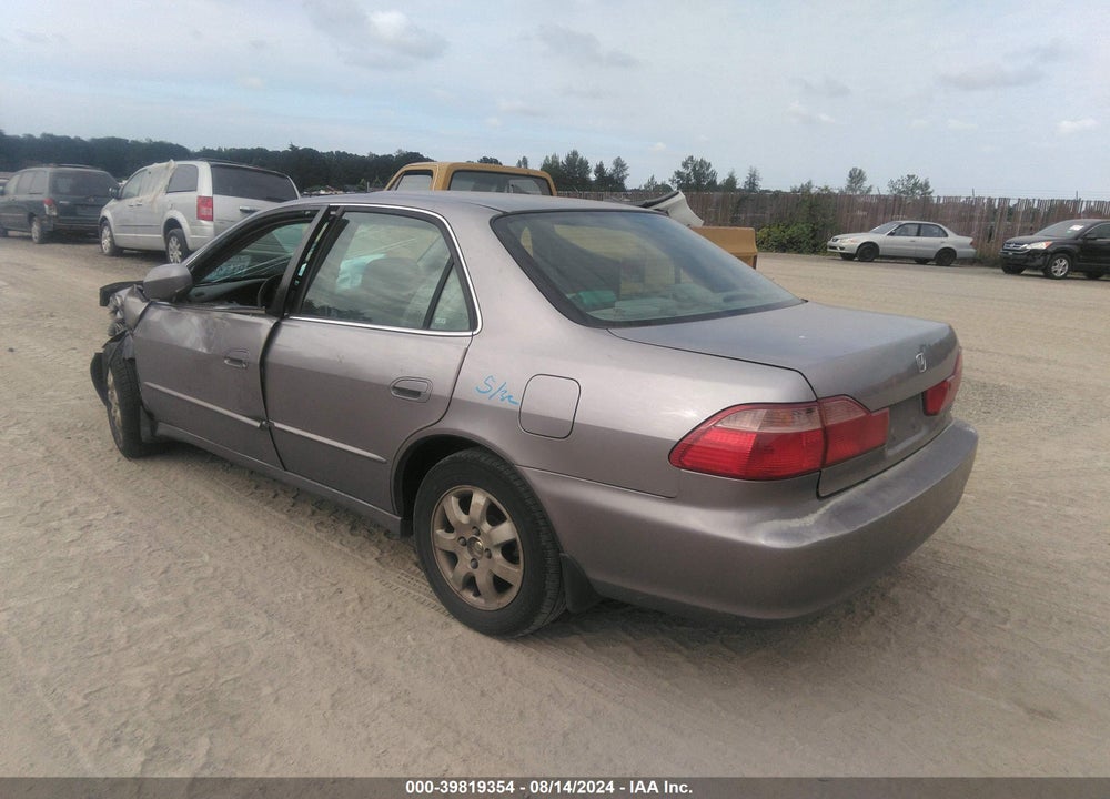 2000 HONDA ACCORD 2.3 EX VIN: 1HGCG5659YA085792