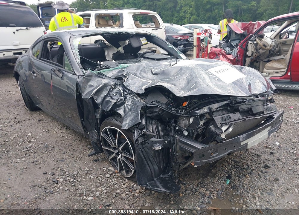 2022 TOYOTA GR86 VIN: JF1ZNBC10N8757200