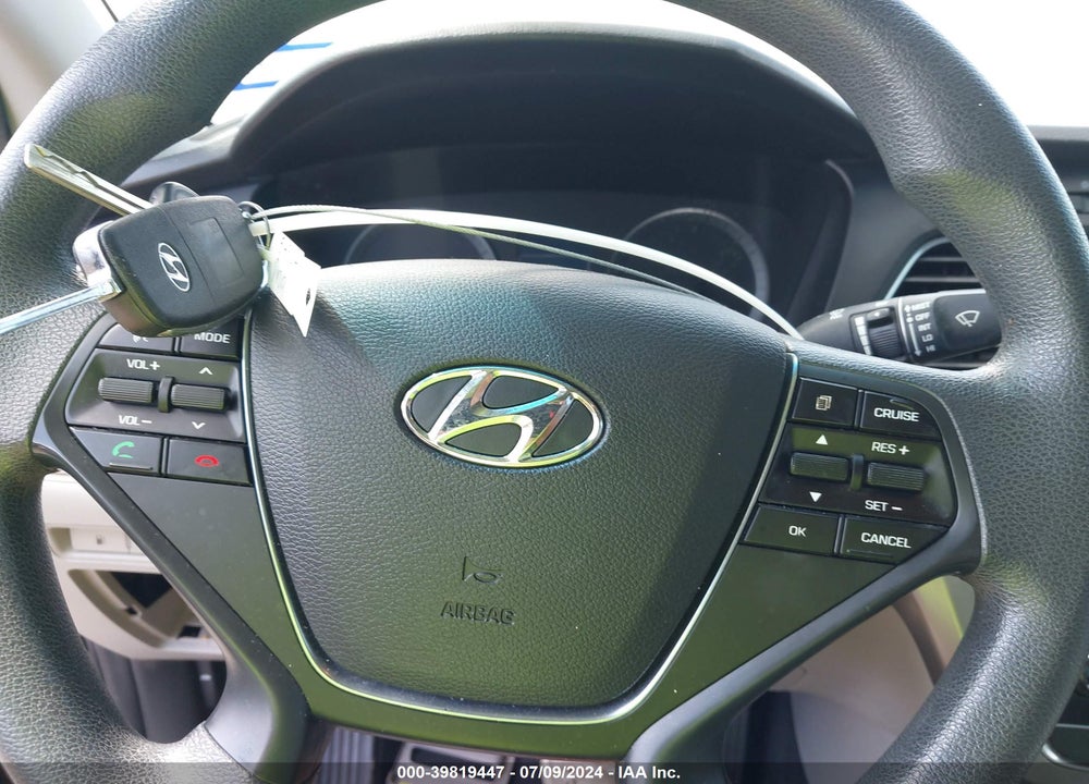 2017 HYUNDAI SONATA SE VIN: 5NPE24AF0HH575420