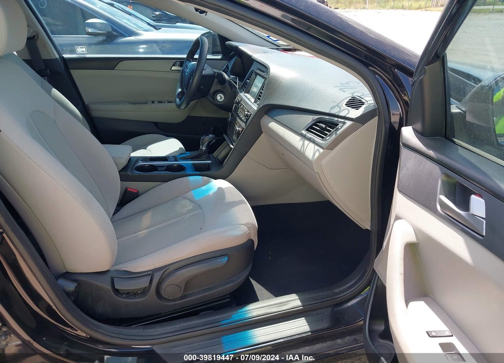 2017 HYUNDAI SONATA SE VIN: 5NPE24AF0HH575420