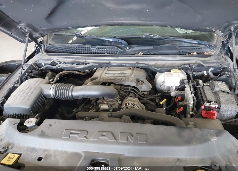2019 RAM 1500 LAIE  4X4 5'7 BOX VIN: 1C6SRFJT5KN874500