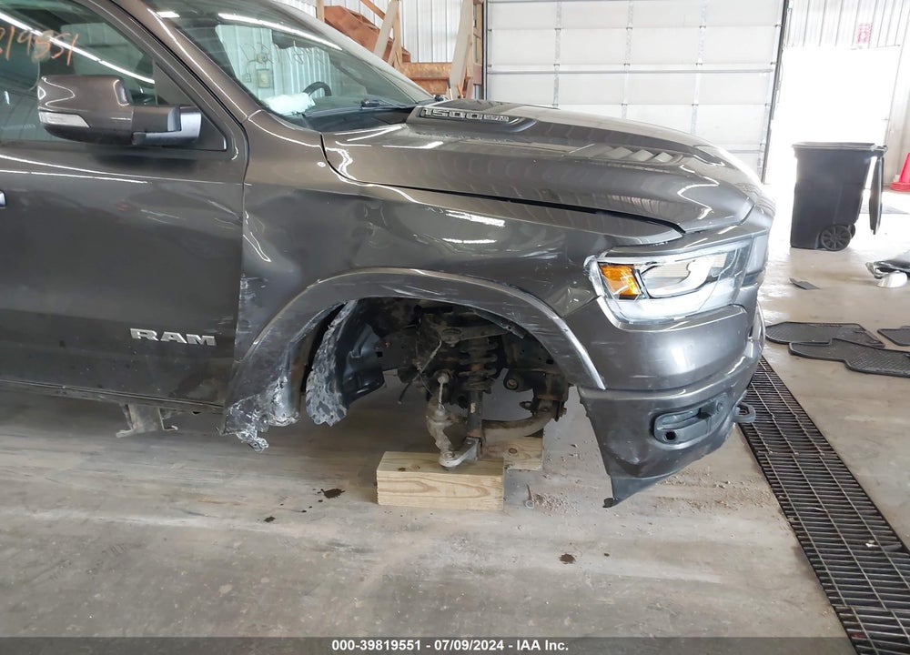 2019 RAM 1500 LAIE  4X4 5'7 BOX VIN: 1C6SRFJT5KN874500