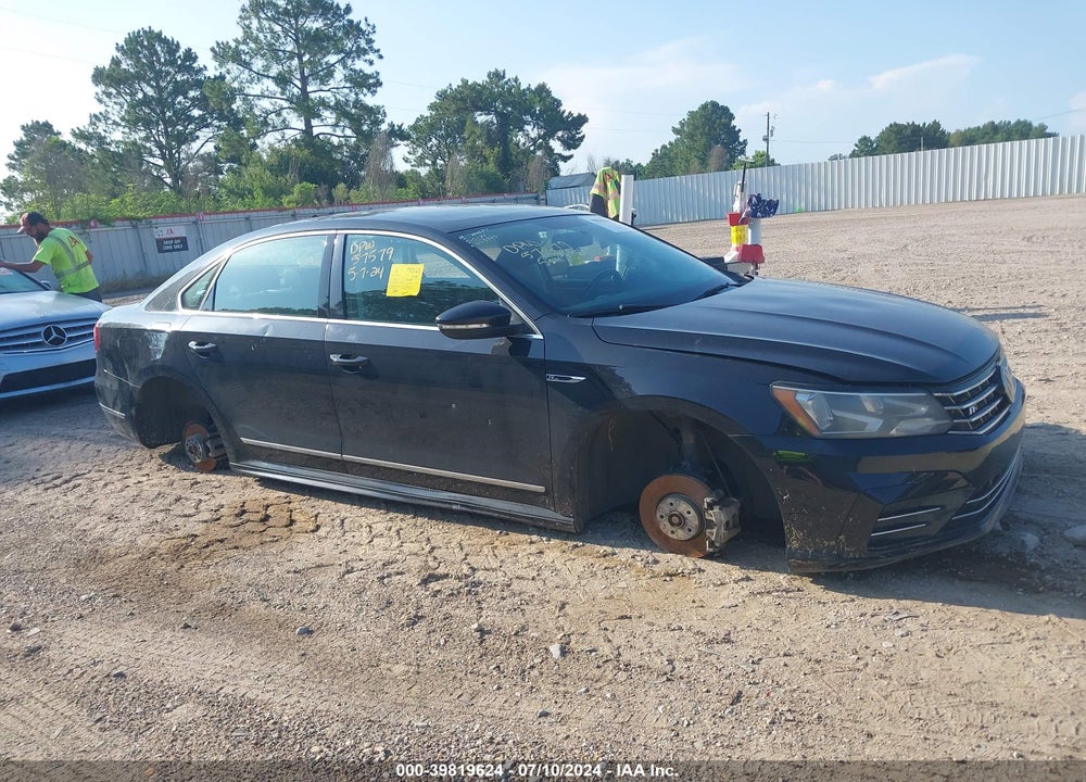 2017 VOLKSWAGEN PASSAT 1.8T R-LINE VIN: 1VWDT7A3XHC075905